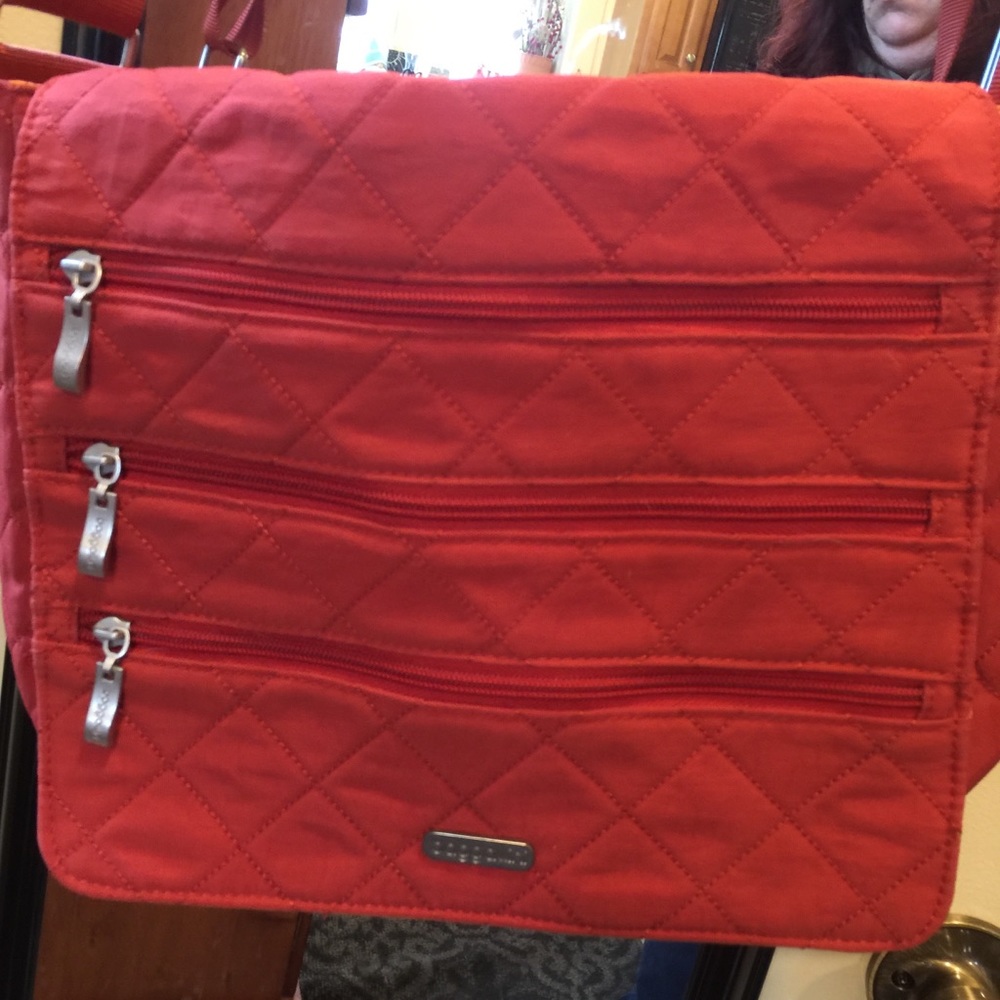 Baggalini crossbody! Orange ! Like new !